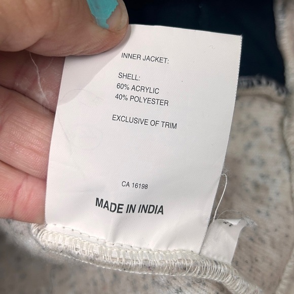 Sunice cream off white, grey Sherpa zip up red piping accent vest small - Picture 6 of 8